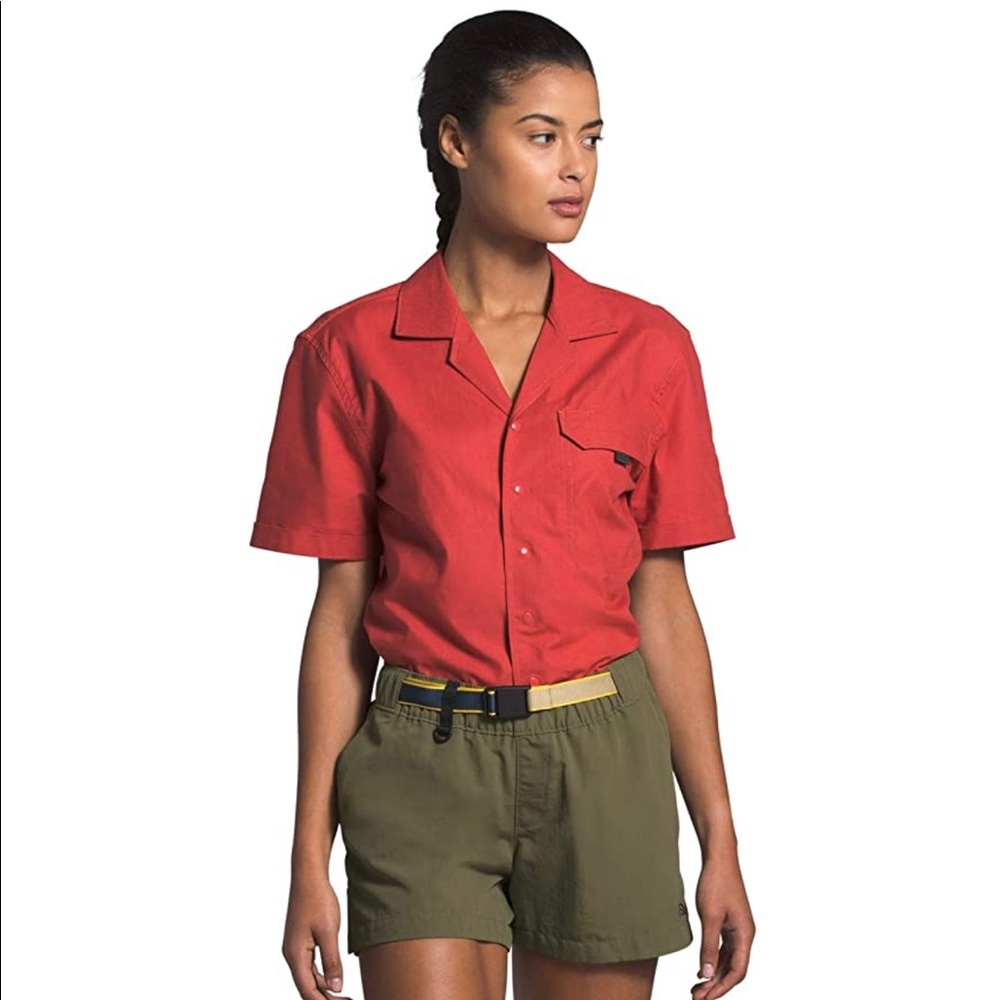 NWT NORTH FACE HIKING SHORTS